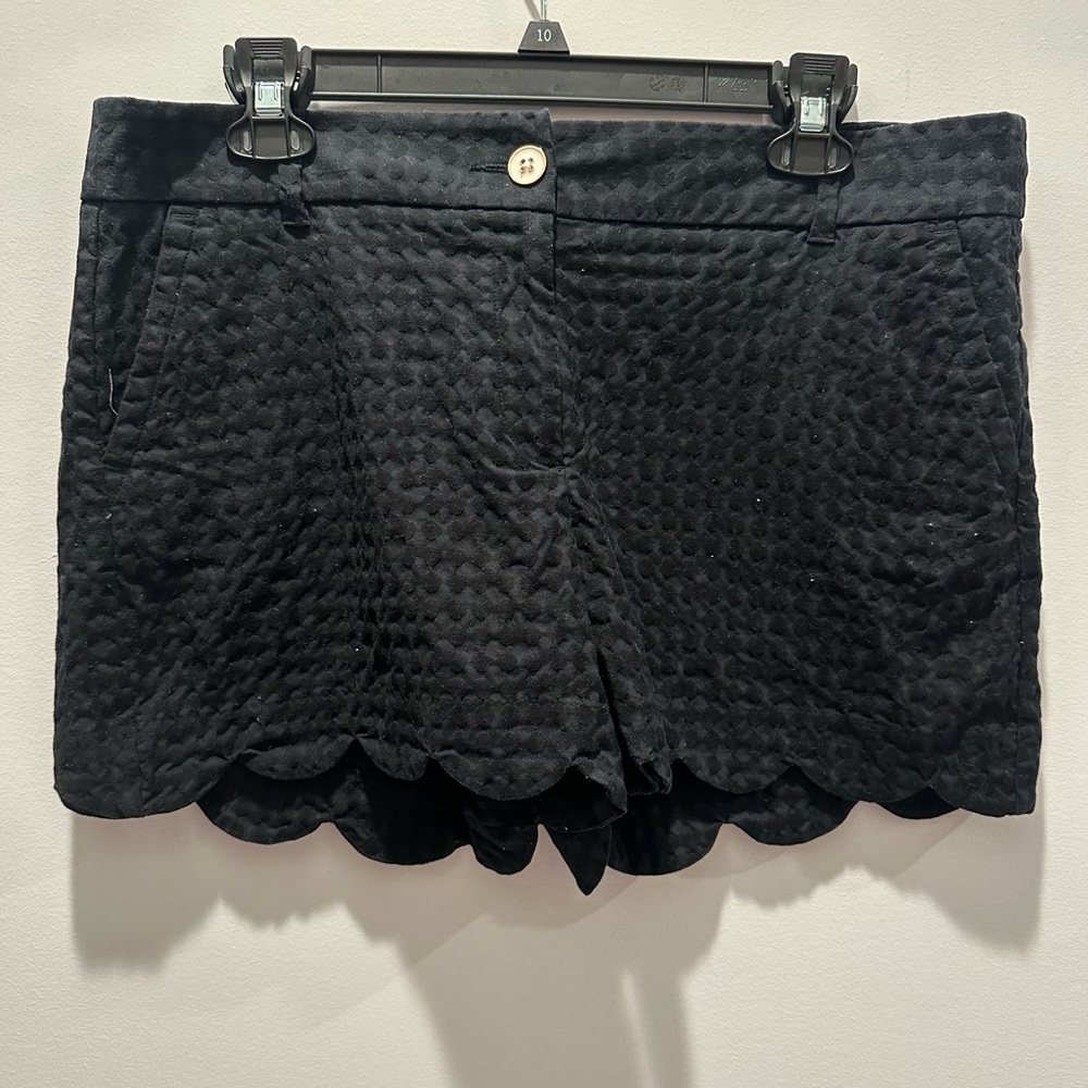 Crown & Ivy Black High Waist Quilted Shorts